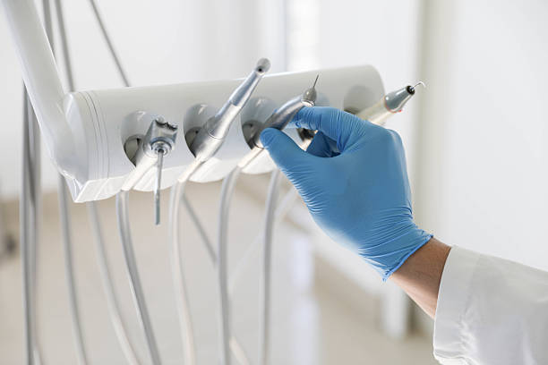 Professional Tooth Extraction technician working in Harrogate, TN